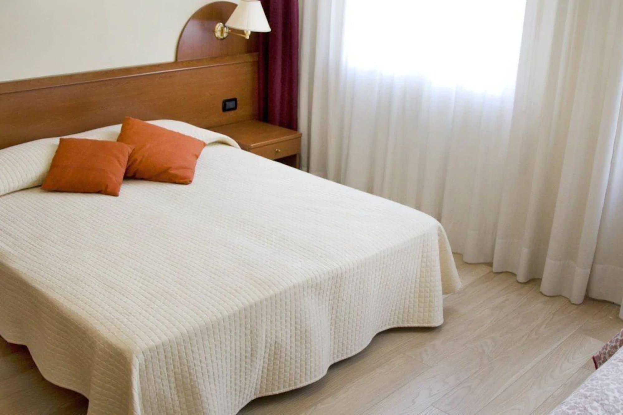 Hotel Sole Sottomarina Εξωτερικό φωτογραφία