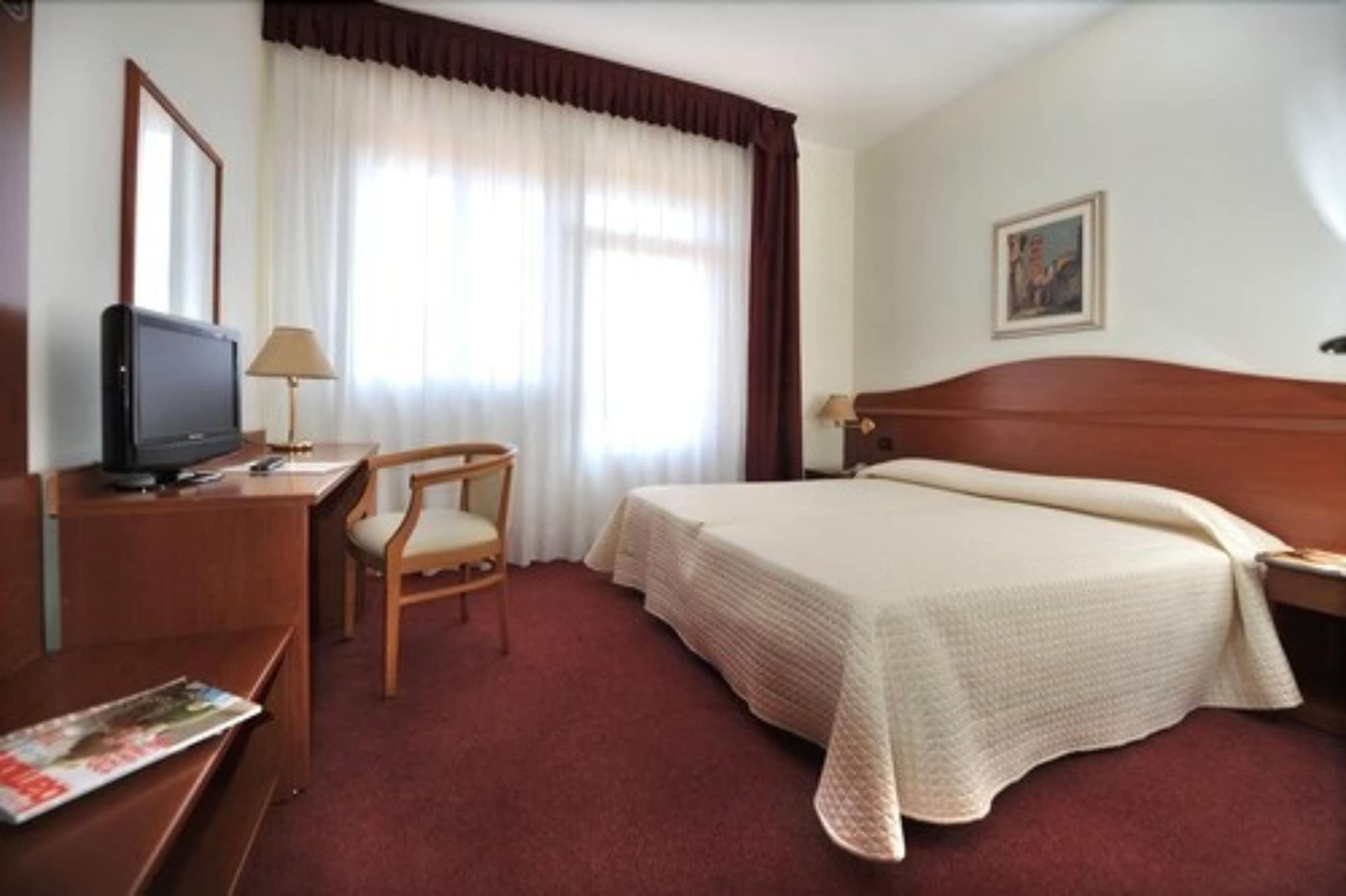 Hotel Sole Sottomarina Εξωτερικό φωτογραφία