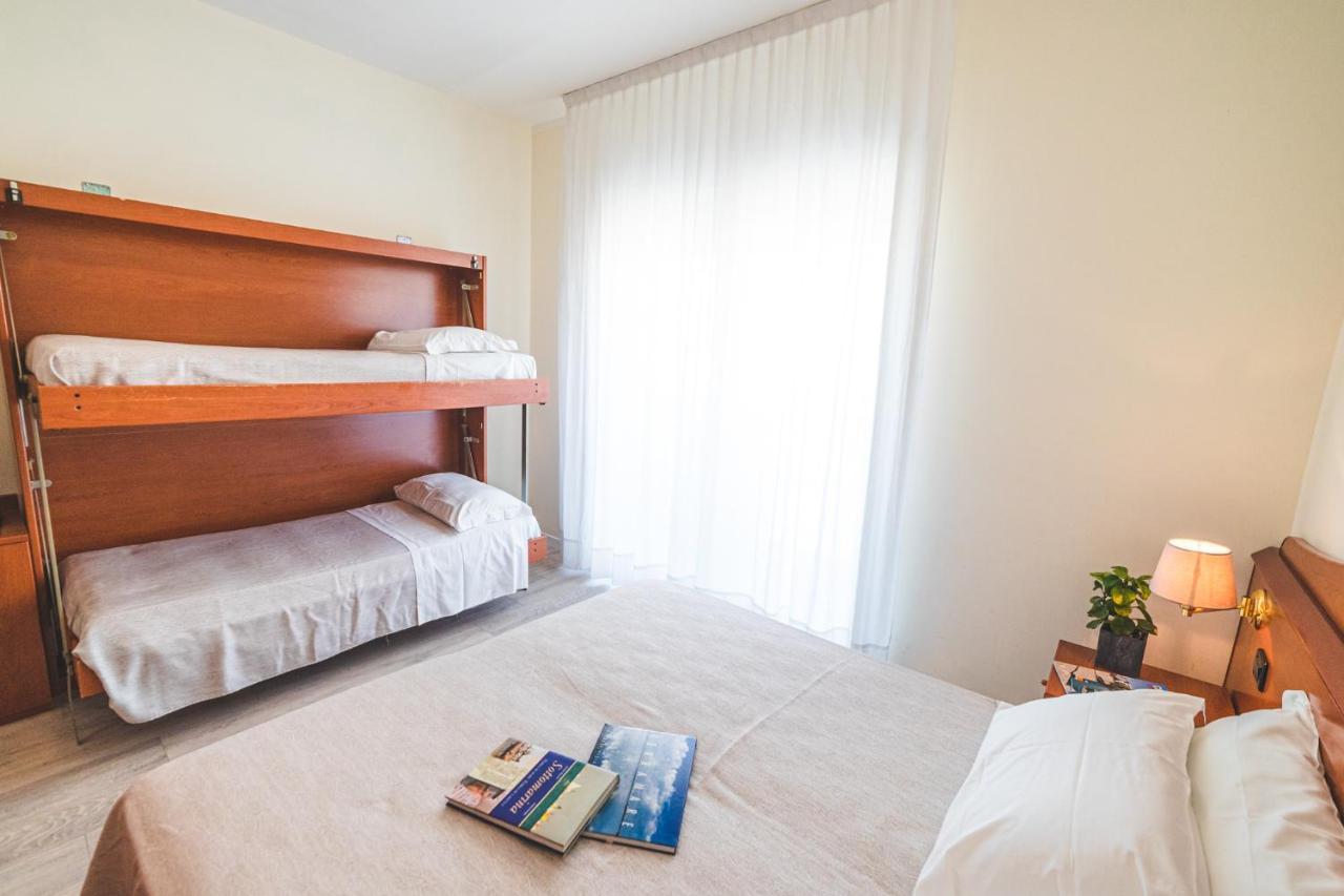 Hotel Sole Sottomarina Εξωτερικό φωτογραφία