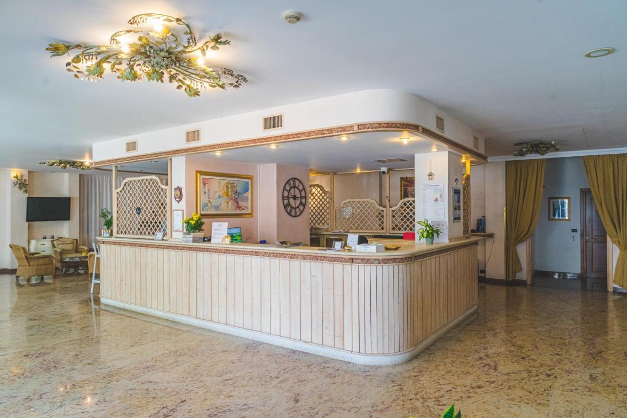 Hotel Sole Sottomarina Εξωτερικό φωτογραφία