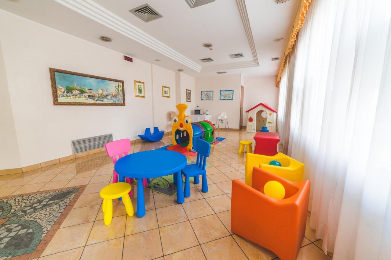 Hotel Sole Sottomarina Εξωτερικό φωτογραφία
